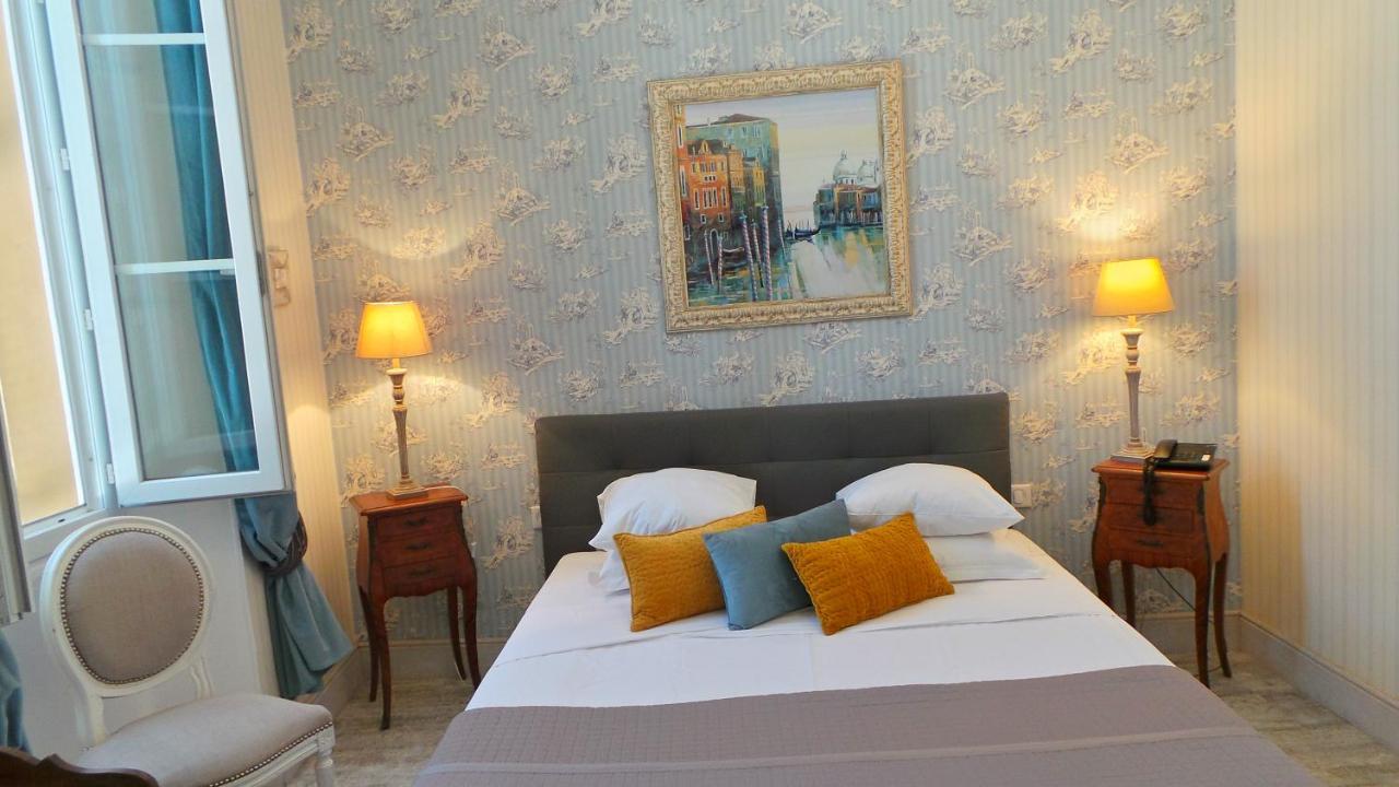 Hotel Relais Du Postillon อองทีบส์ ภายนอก รูปภาพ