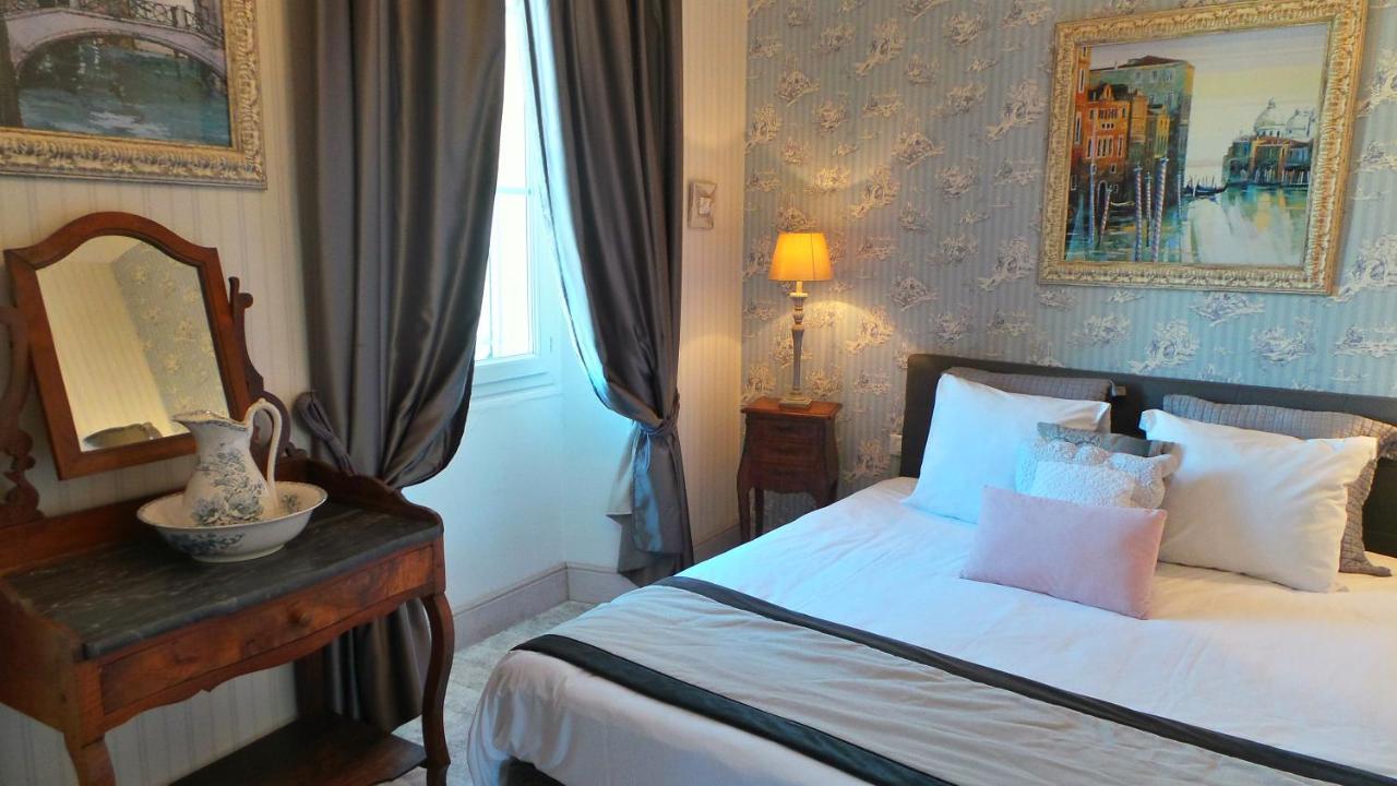Hotel Relais Du Postillon อองทีบส์ ภายนอก รูปภาพ
